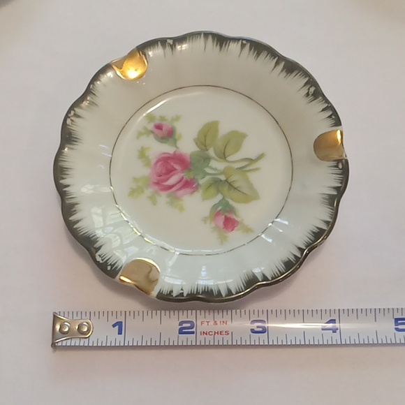 Vintage porcelain dishes, set of 4 - Picture 4 of 6